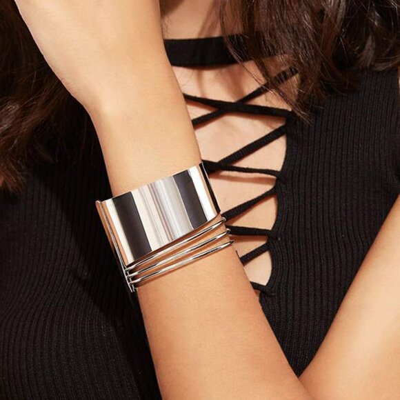 4 Pcs Gold Cuff Bangles for Women Wide Wire Adjustable Jewelry Set - Picture 3 of 7